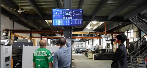 從臥底蘇州代工廠到現(xiàn)身總理座談會 35歲海歸用“柔性”顛覆萬億制造與會展服務(wù)